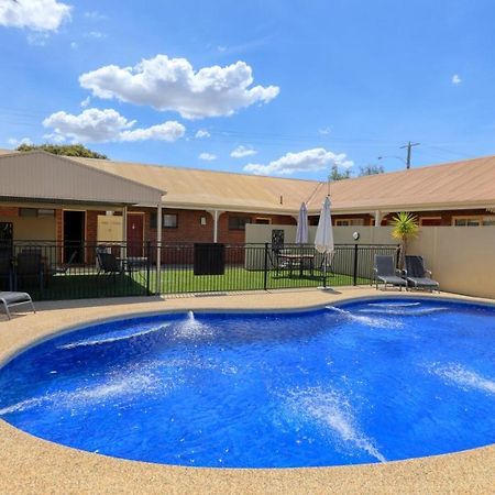 Top Of The Town Motel & Apartments Benalla Buitenkant foto