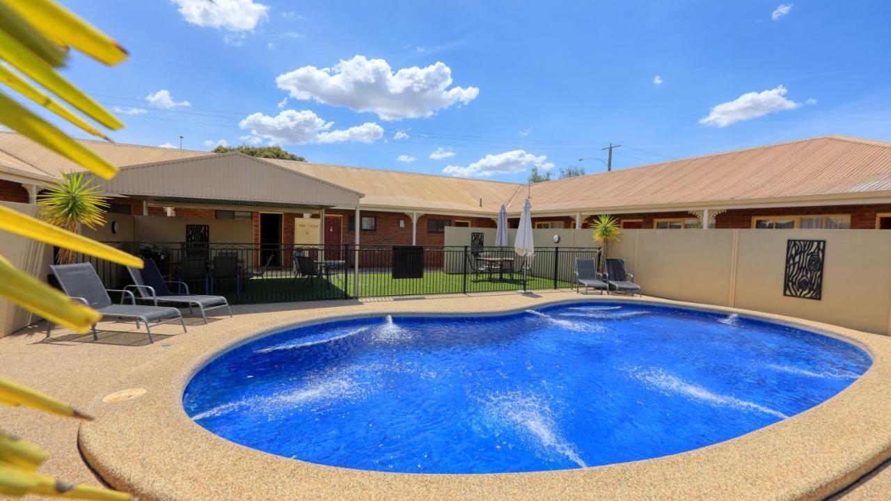 Top Of The Town Motel & Apartments Benalla Buitenkant foto